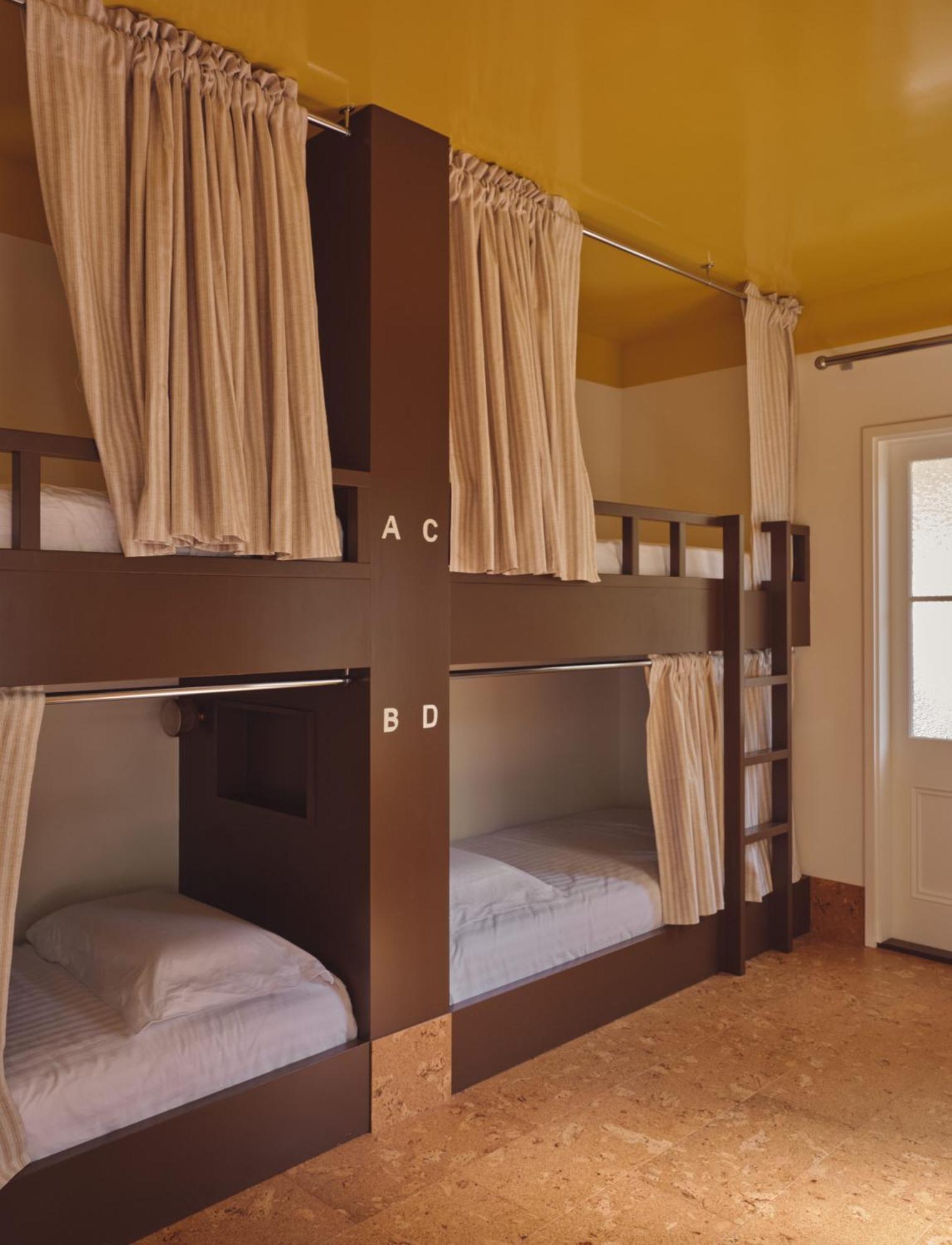 Halse Lodge ヌーサヘッズ エクステリア 写真