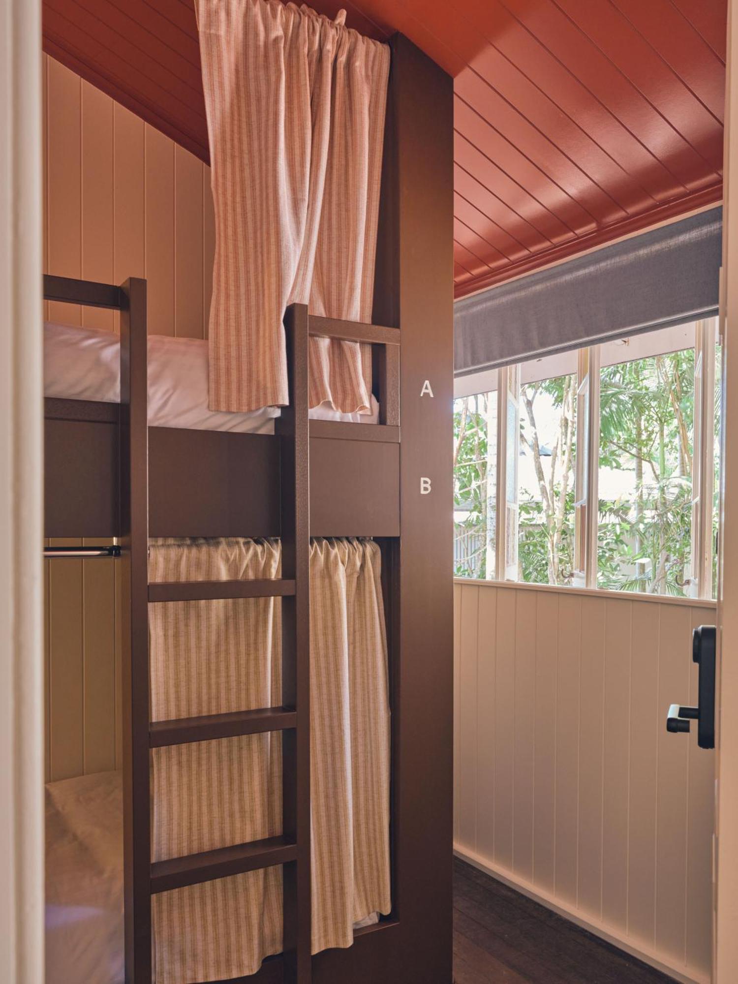 Halse Lodge ヌーサヘッズ エクステリア 写真